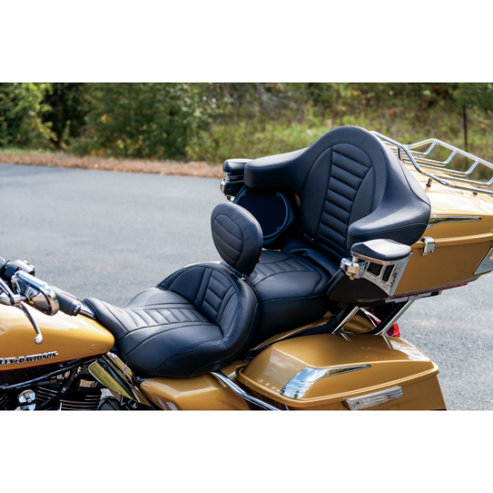 One-Piece Deluxe 2-Up Touring Seat SEAT DELUXE TOURING FLH